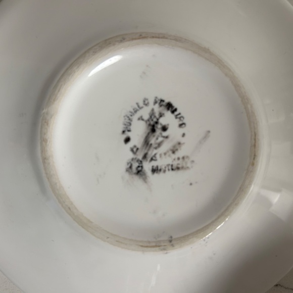 Bordallo Pinheiro Cabbage Leaf Ceramic Gravy Boat/ Tureen & Plate White - Picture 6 of 6